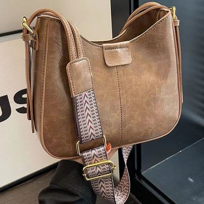 New Women's Bag Trendy Fashion Crossbody Bags Retro Wide-Strap Shoulder Bucket Bags in Style Wholesale Customizable LOGO